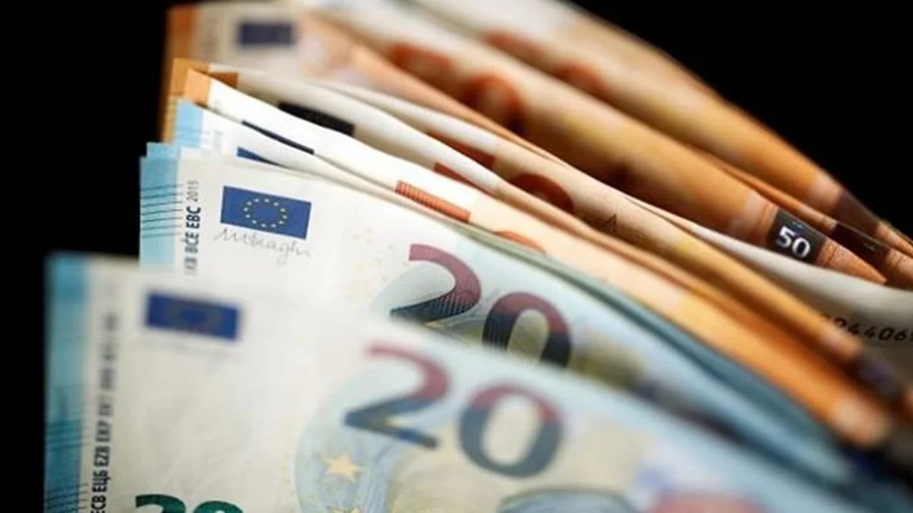 تباين سعر اليورو مقابل الجنيه في البنوك المصرية خلال تعاملات اليوم السبت